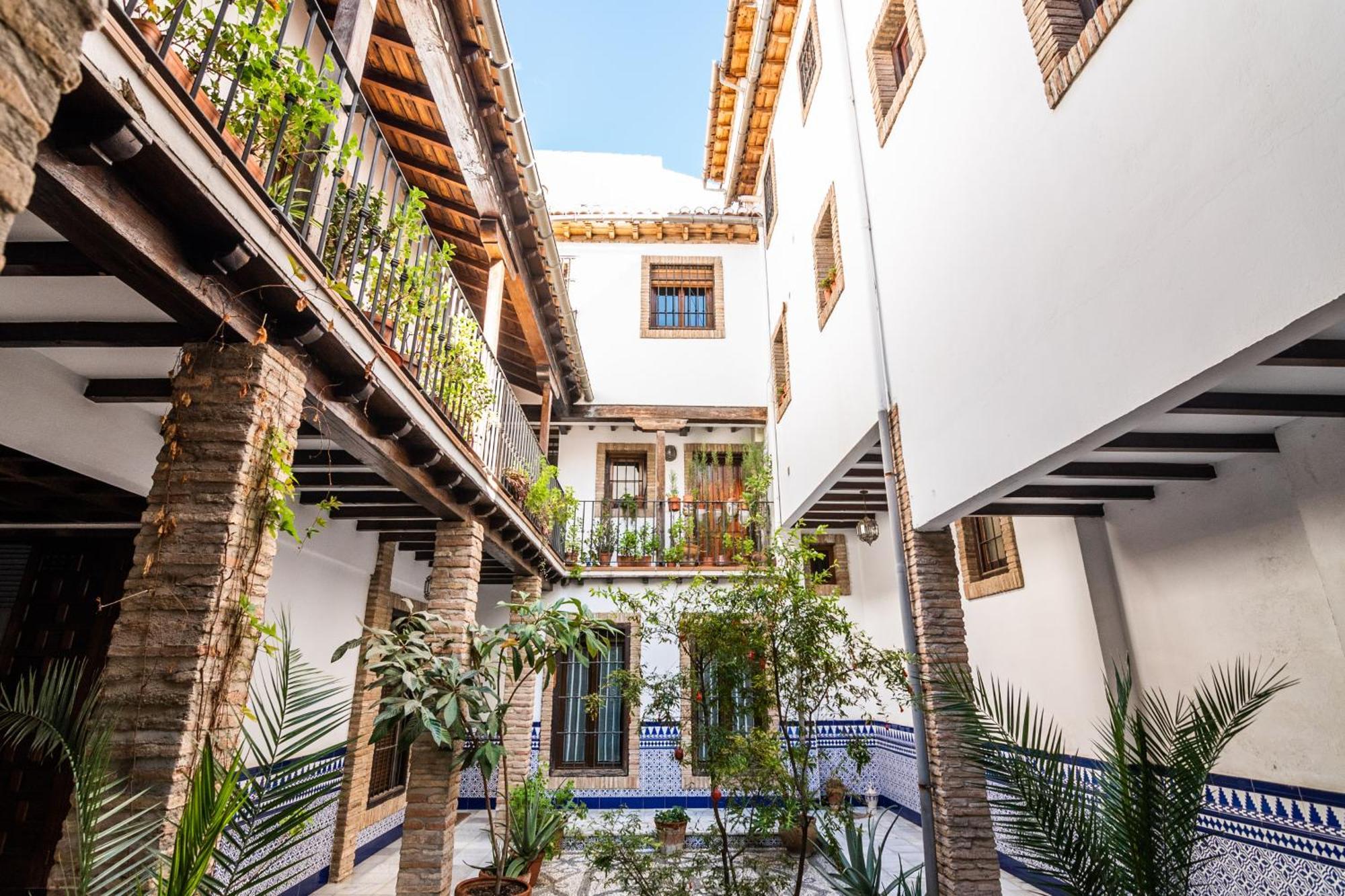 Tuguest Nazari Caldereria Apartments - Free Parking Granada Exteriör bild